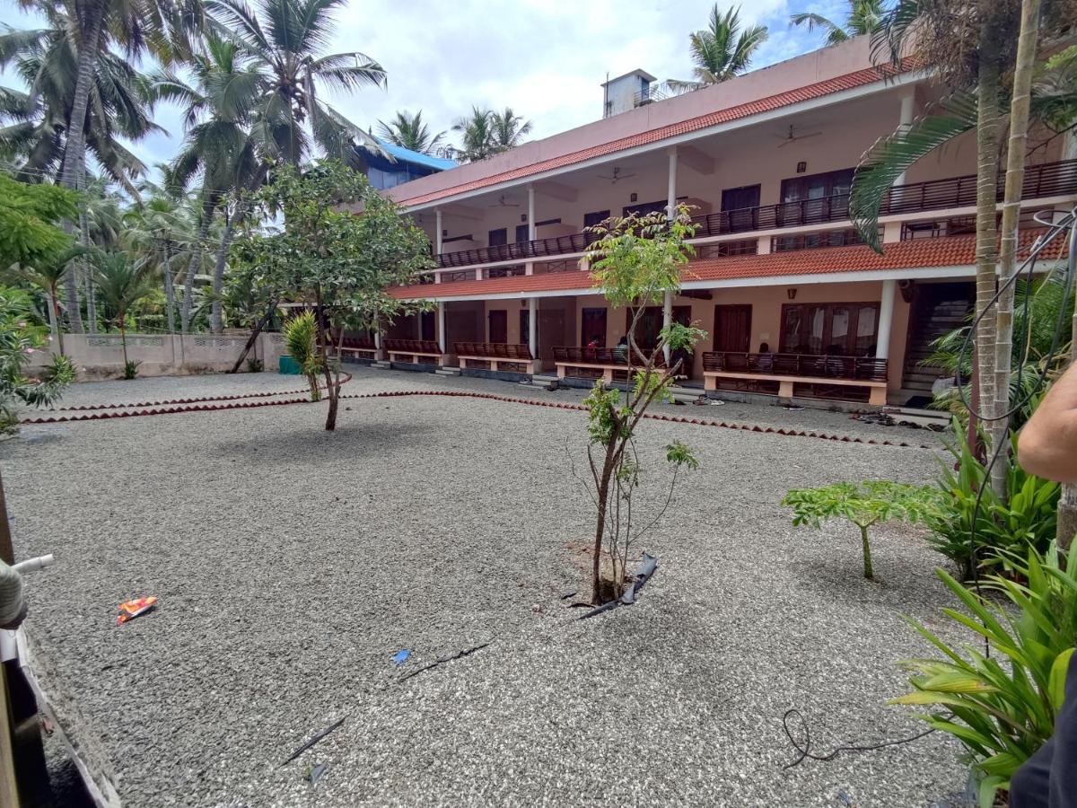 Hotel Cocobeach Ковалам Экстерьер фото